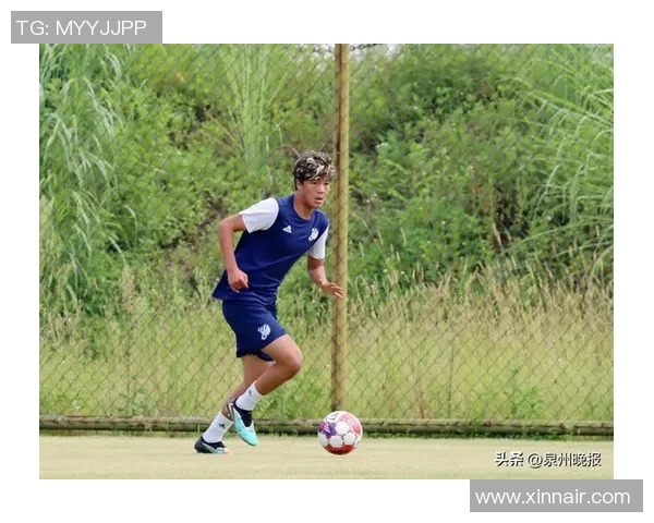 矮瘦足球明星的逆袭之路如何打破身高限制成就辉煌职业生涯